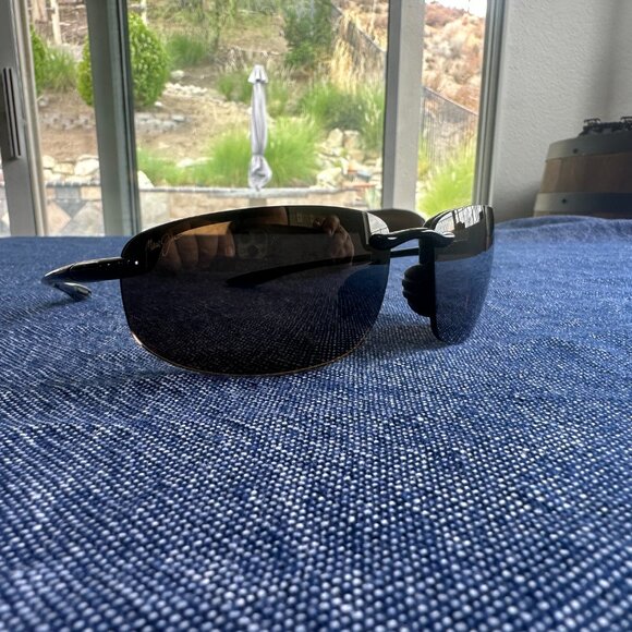 Maui Jim H407-02 Ho'okipa Gloss Black Frame / HCL Bronze Polarized Lenses - Picture 1 of 8